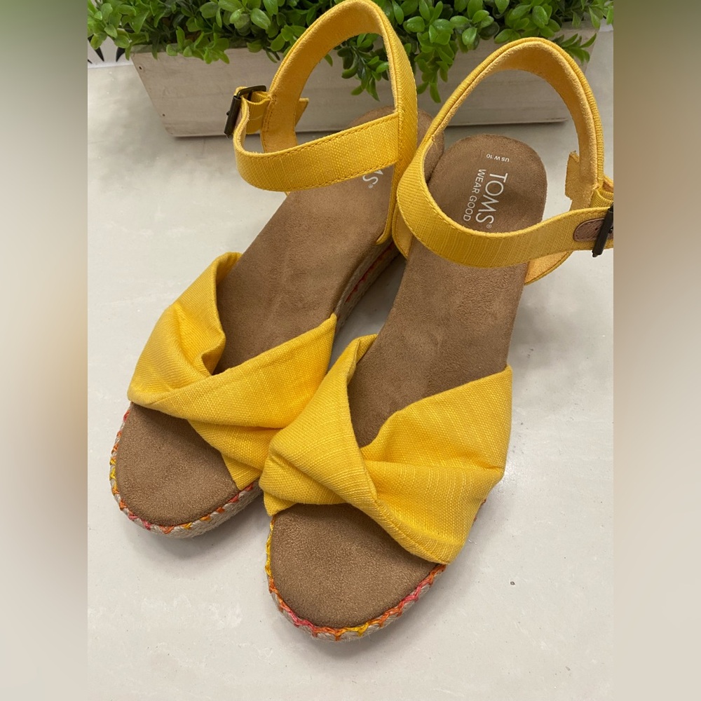 TOMS Marisol Wedge Sandals Yellow Textile‎ Jute Espadrille Size 10